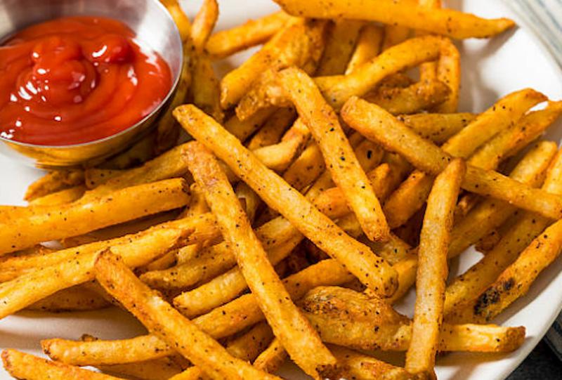 Seasoned Fries at Black Parakeetz